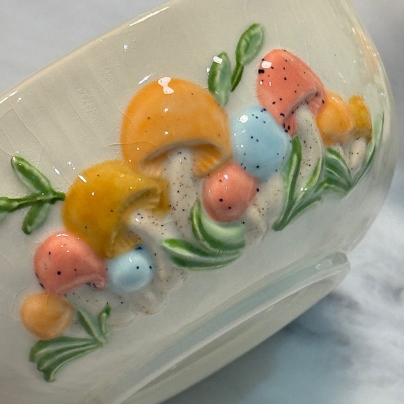 Vintage Mushroom Soup Bowl and Plate set. - Picture 9 of 13